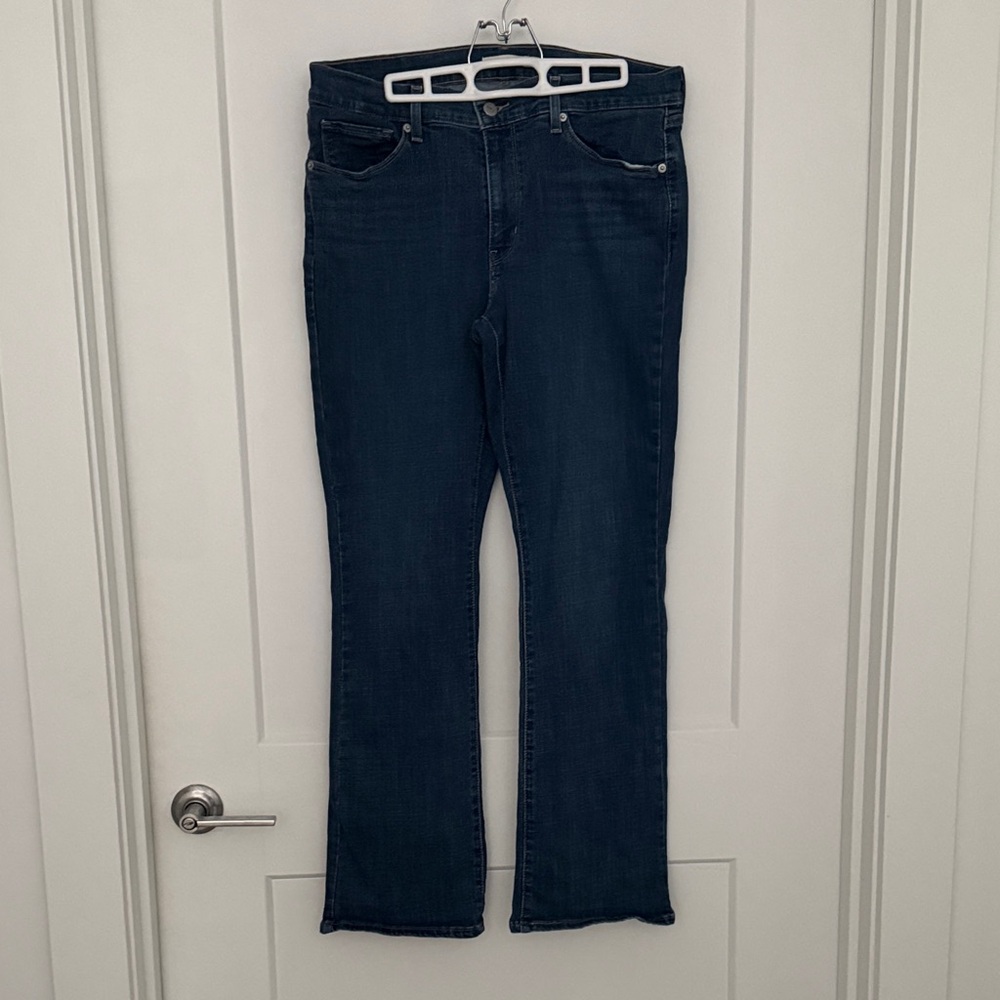 Levi’s Women's Classic Boot Cut Dark Jeans-14
